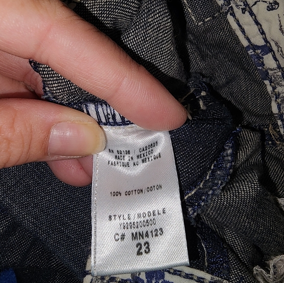 Women's Guess Jean shorts - Picture 3 of 4